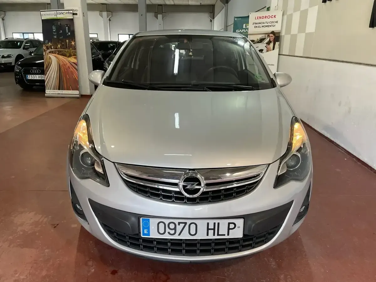 Usado Opel Corsa Expression 100 CV (73 kW) 2012 Gris Utilitario