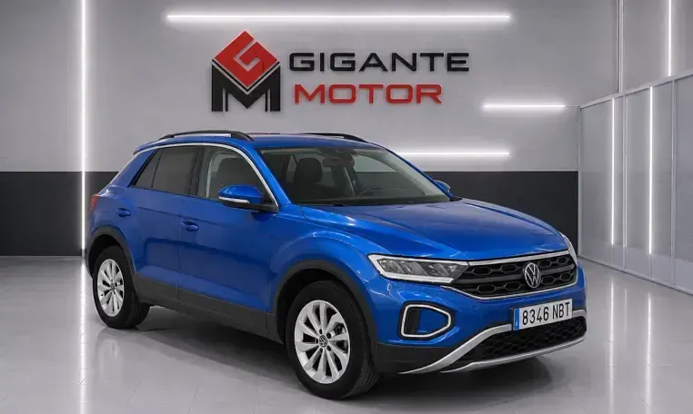 Usado VW T-Roc 150 CV (110 kW) 2025 Azul metalizado SUV