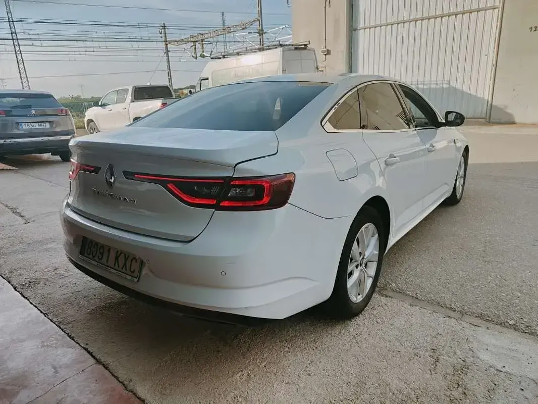 Usado Renault Talisman LIMITED 120 CV (88 kW) 2019 Blanco Berlina