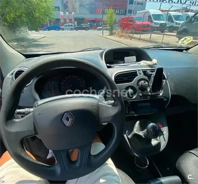 Begagnad Renault Kangoo 75 HK (55 kW) 2014 Vit Minibuss