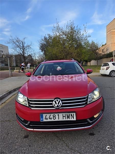 Usado VW Passat Highline 170 CV (125 kW) 2012 Rojo Familiar