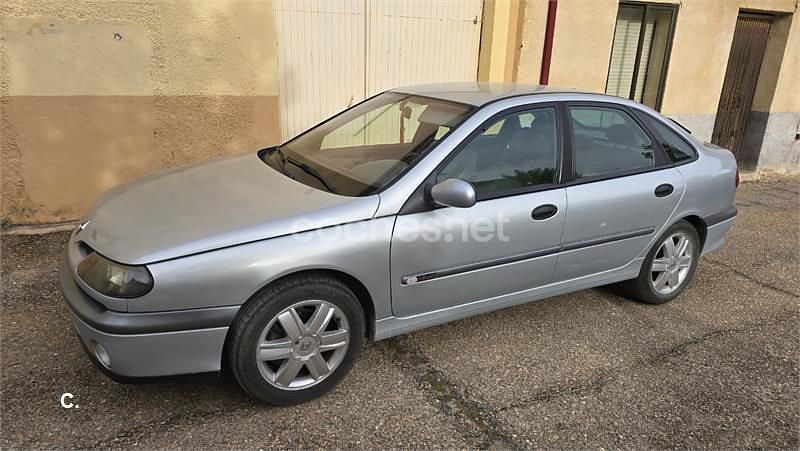 Gris / plata Usado 2000 Renault Laguna Berlina | 1800 € - Imagen 1/4