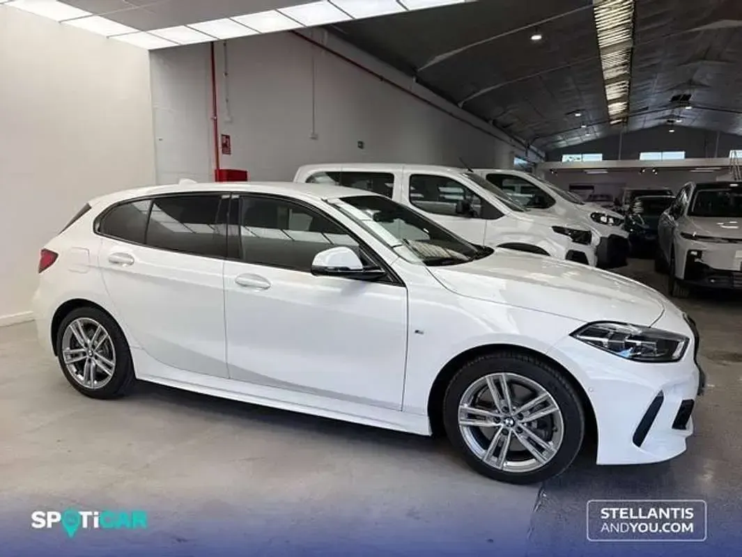Usado BMW 120 190 CV (139 kW) 2024 Gris Utilitario
