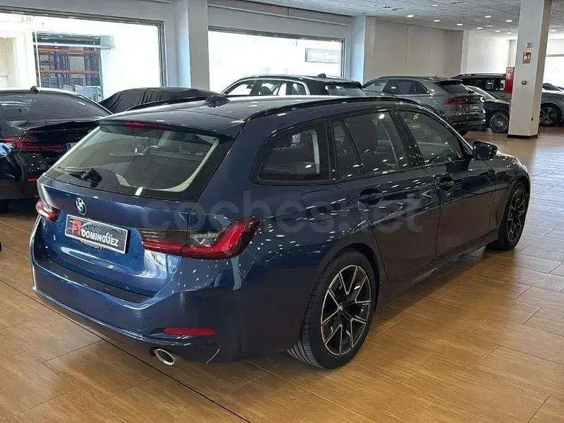 Usado BMW 318 150 CV (110 kW) 2023 Azul Familiar