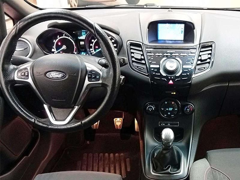 Usado Ford Fiesta ST-Line 101 CV (74 kW) 2017 Blanco Utilitario