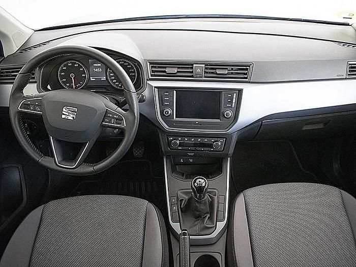 Usado Seat Arona Ecomotive 115 CV (84 kW) 2020 Azul SUV