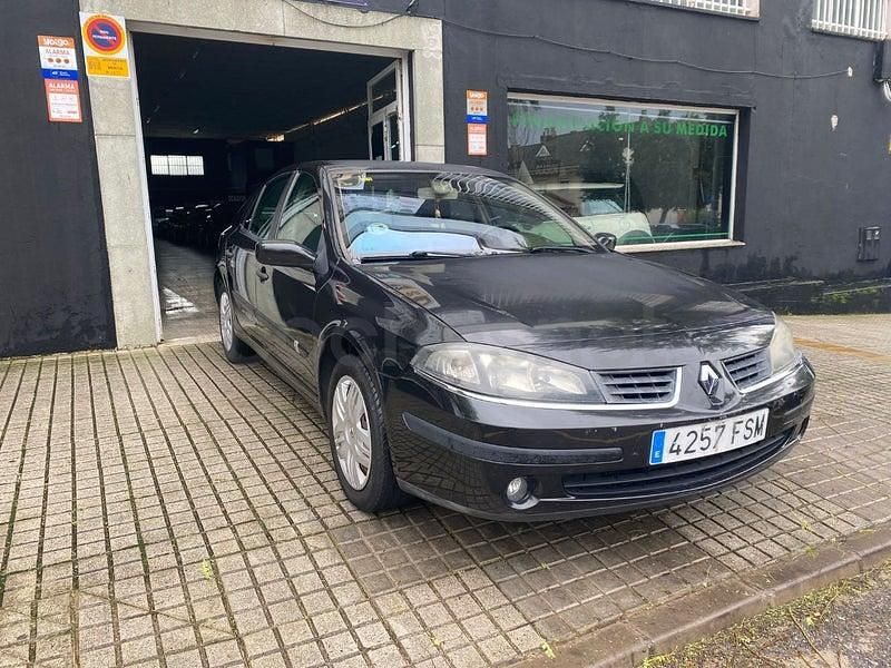 Usado Renault Laguna III Authentique 110 CV (80 kW) 2007 Negro Berlina