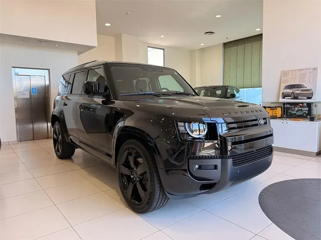Nuevo Land Rover Defender SE 249 CV (183 kW) 2026 Santorini black SUV