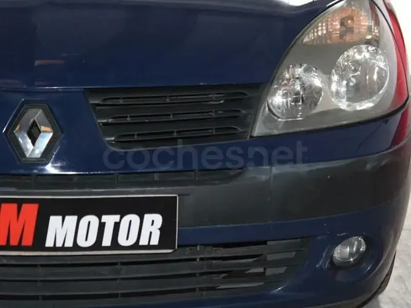 Usado Renault Clio II 65 CV (47 kW) 2005 Azul Berlina