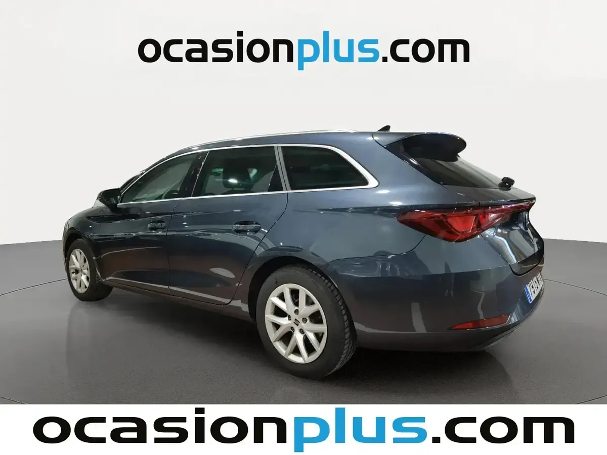 Usado Seat Leon Style 116 CV (85 kW) 2025 Gris / plata Familiar