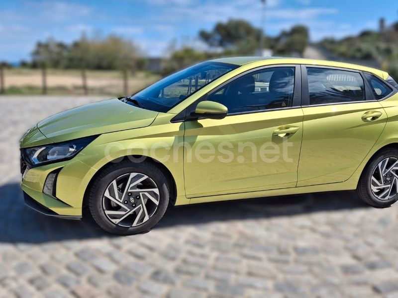 Amarillo Usado 2024 Hyundai i20 Berlina | 14.990 € (Buen precio) - Imagen 1/4