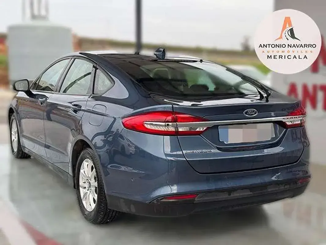 Usado Ford Mondeo Trend 150 CV (110 kW) 2020 Azul Berlina