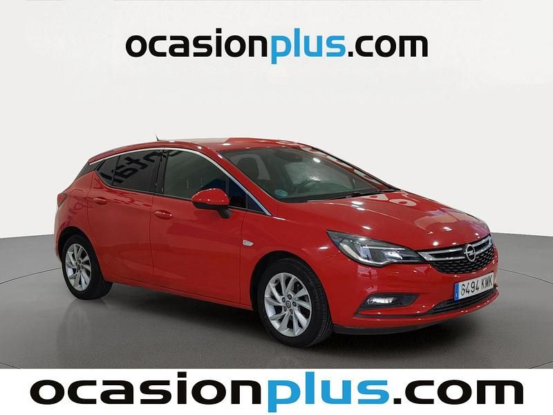 Usado Opel Astra Dynamic 125 CV (91 kW) 2018 Rojo Utilitario