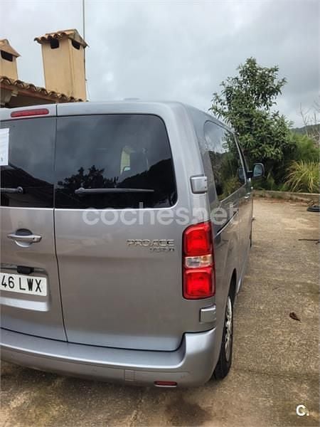 Usado Toyota Proace Verso 120 CV (88 kW) 2022 Gris / plata Familiar