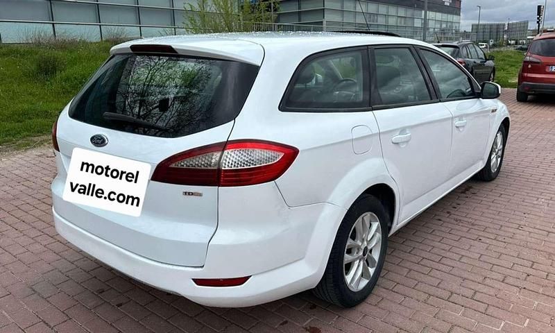 Usado Ford Mondeo Trend 140 CV (102 kW) 2009 Blanco Familiar