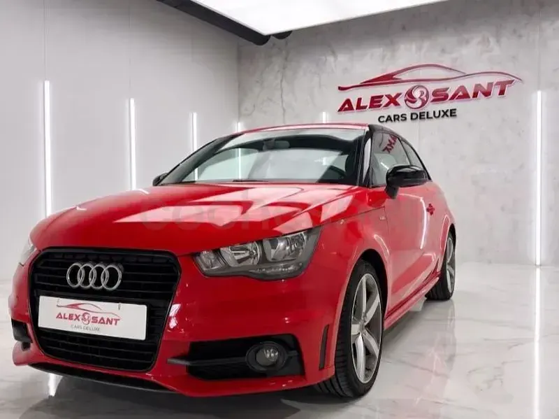 Usado Audi A1 Attraction 86 CV (63 kW) 2014 Rojo Utilitario