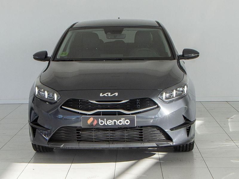 Usado Kia Ceed 120 CV (88 kW) 2023 Oscuro Utilitario