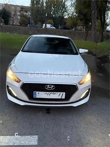 Blanco Usado 2020 Hyundai i30 Berlina | 14.900 € (Precio justo) - Imagen 1/4