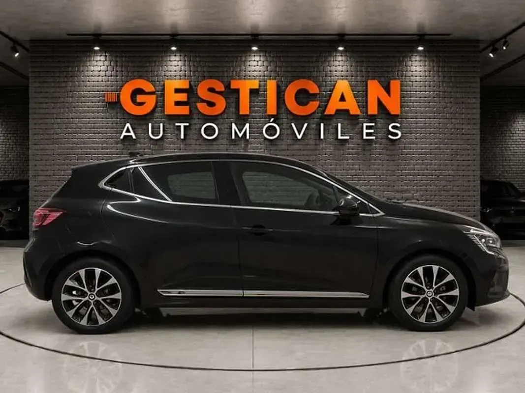 Usado Renault Clio Techno 91 CV (66 kW) 2023 Negro Utilitario