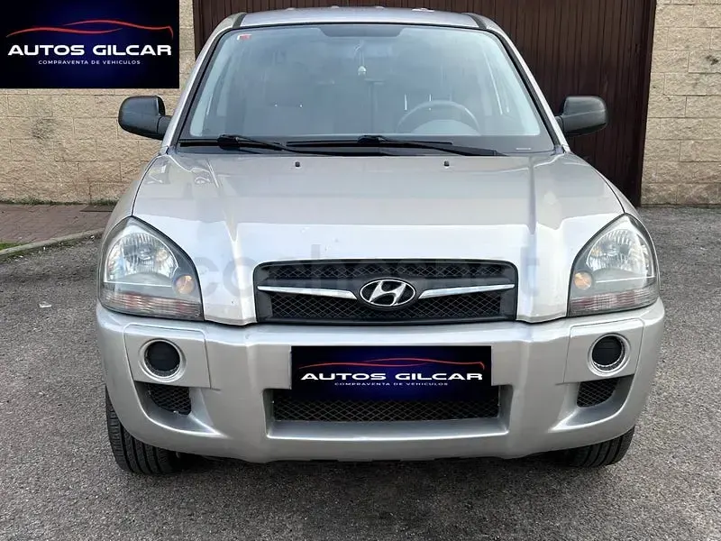 Usado Hyundai Tucson Comfort 140 CV (102 kW) 2010 Gris / plata SUV