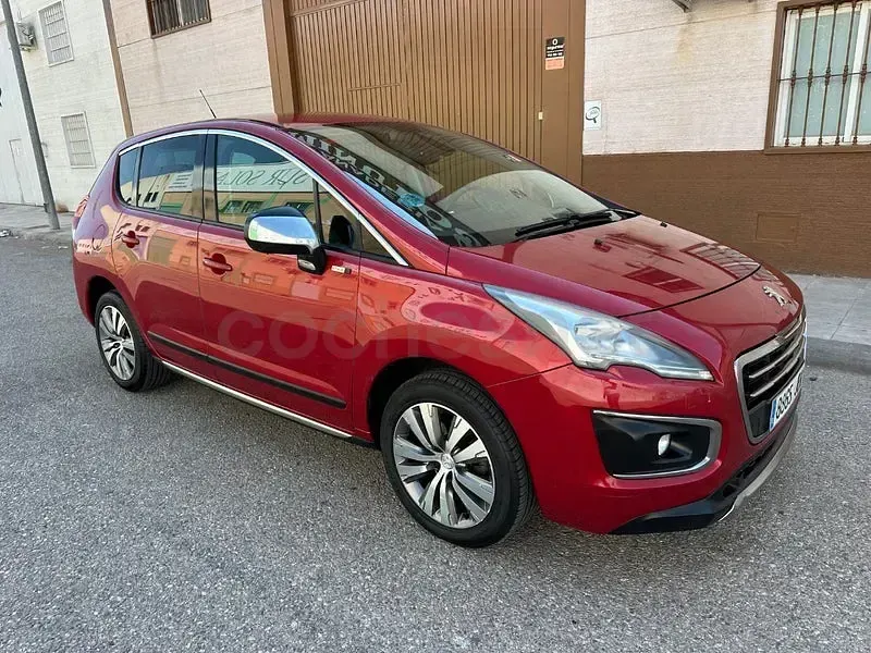 Usado Peugeot 3008 Allure 120 CV (88 kW) 2015 Granate Familiar