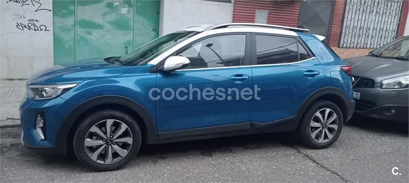 Usado Kia Stonic 84 CV (61 kW) 2021 Azul SUV
