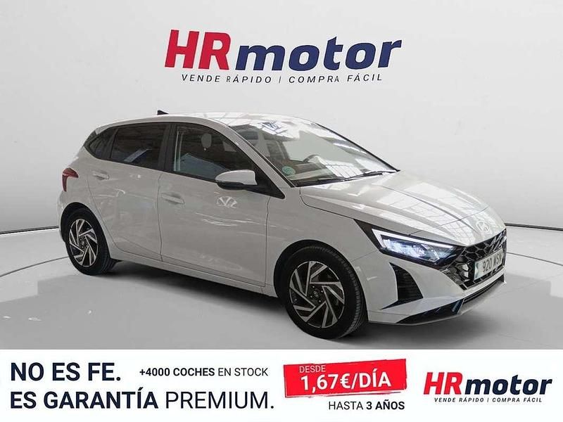 Usado Hyundai i20 102 CV (75 kW) 2024 Blanco Utilitario
