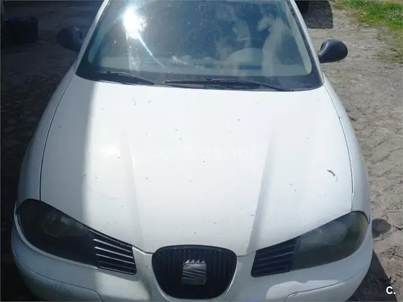 Usado Seat Ibiza 100 CV (73 kW) 2004 Blanco Utilitario