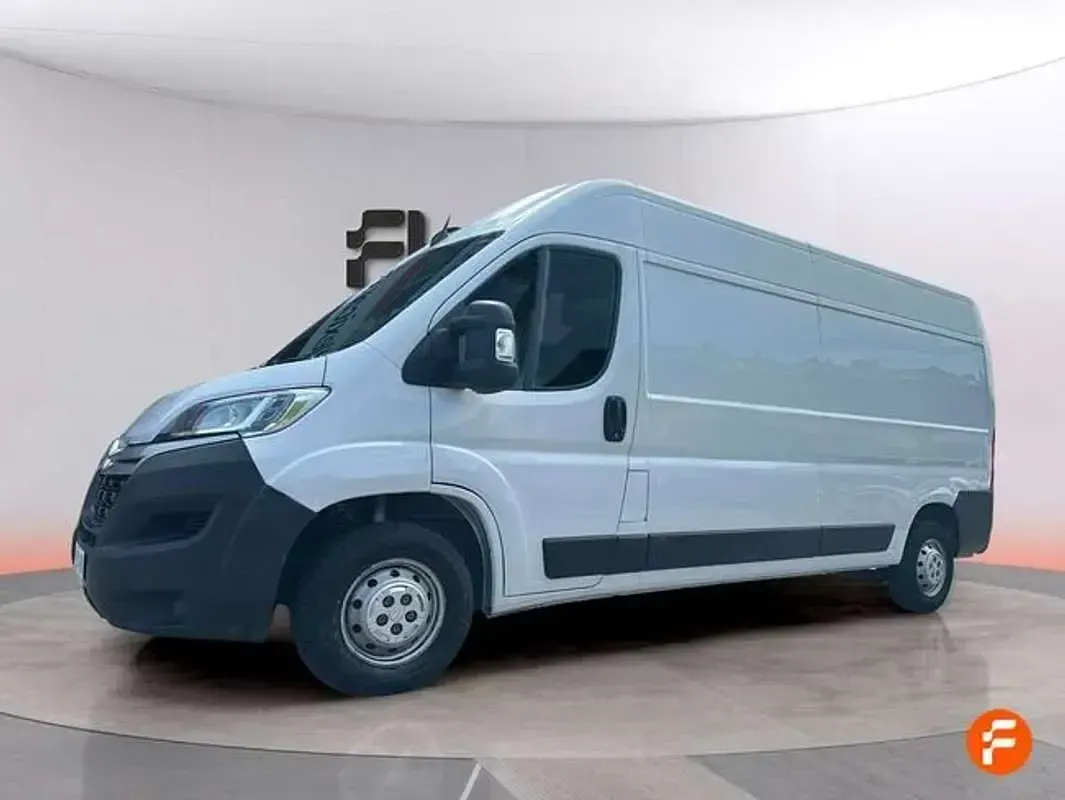 Usado Citroën Jumper 140 CV (102 kW) 2022 Blanco Monovolumen