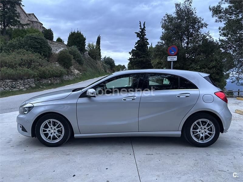 Usado Mercedes A180 Edition 122 CV (89 kW) 2014 Gris / plata Berlina