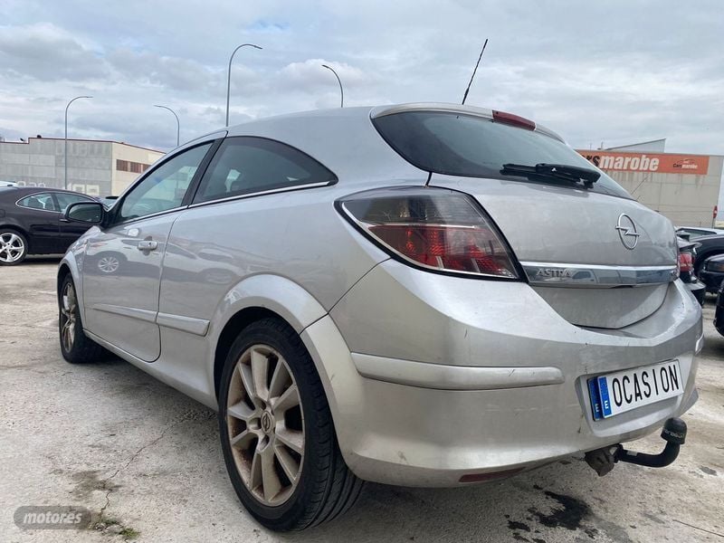 Usado Opel Astra GTC 100 CV (73 kW) 2007 Gris Berlina
