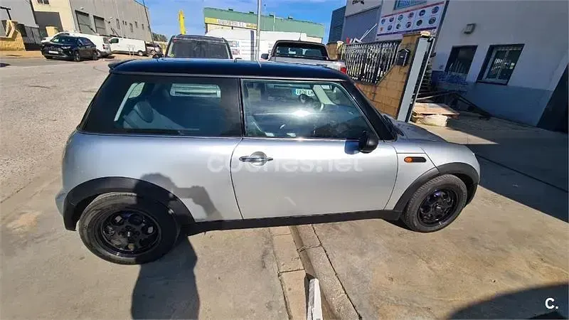 Usado Mini Cooper 115 CV (84 kW) 2001 Gris / plata Utilitario