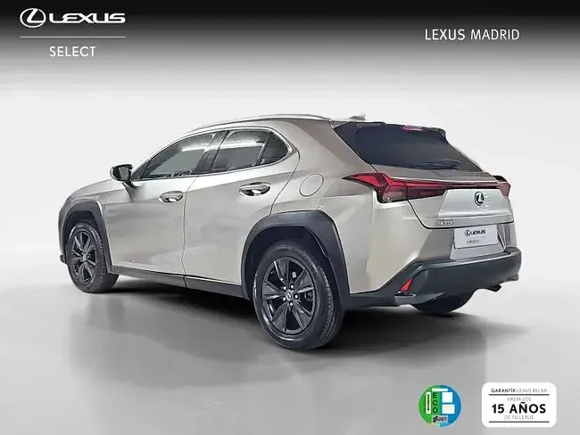 Usado Lexus UX Business Edition 183 CV (134 kW) 2022 Plateado SUV