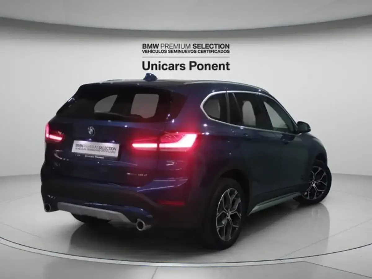 Usado BMW X1 Comfort Edition 150 CV (110 kW) 2021 Azul SUV
