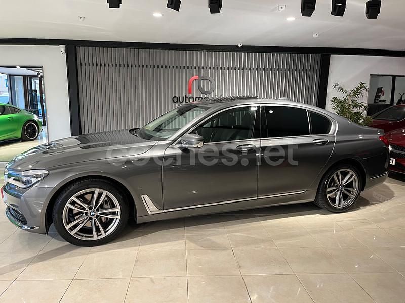 Usado BMW 730 Comfort Edition 265 CV (194 kW) 2018 Gris / plata Berlina