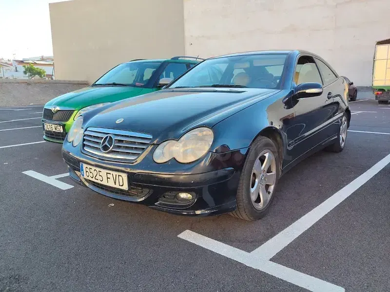 Usado Mercedes C220 Sport Edition 150 CV (110 kW) 2007 Negro Berlina