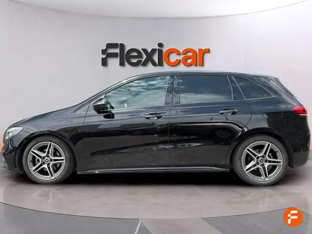 Usado Mercedes B200 150 CV (110 kW) 2020 Negro Utilitario