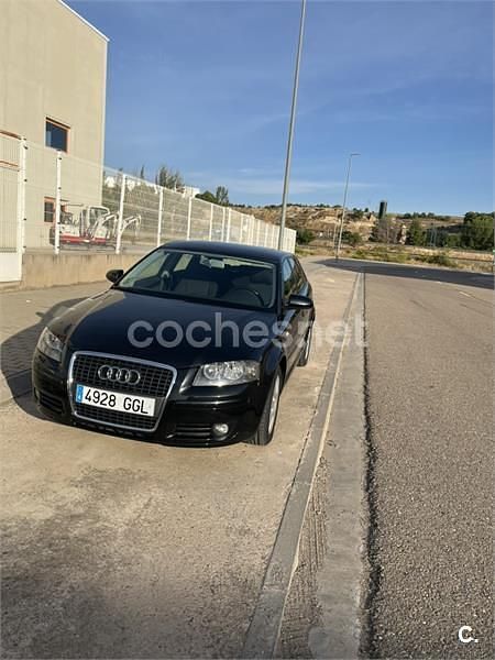 Negro Usado 2008 Audi A3 Sportback Ambiente Berlina | 7200 € (Precio justo) - Imagen 1/4