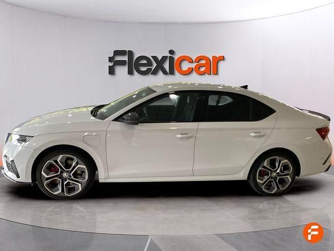 Usado Skoda Octavia RS 245 CV (180 kW) 2021 Blanco
