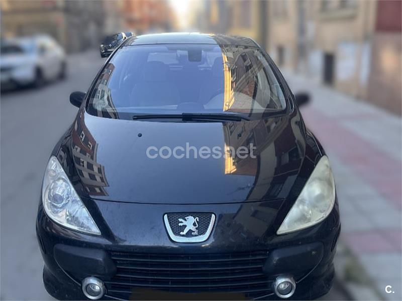 Usado Peugeot 307 110 CV (80 kW) 2006 Negro Berlina
