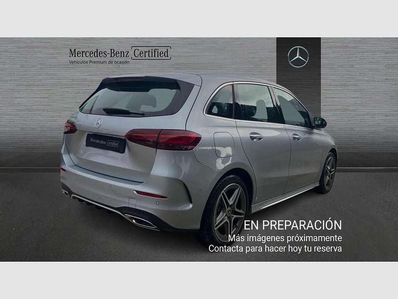 Usado Mercedes E250 218 CV (160 kW) 2025 Plateado Familiar
