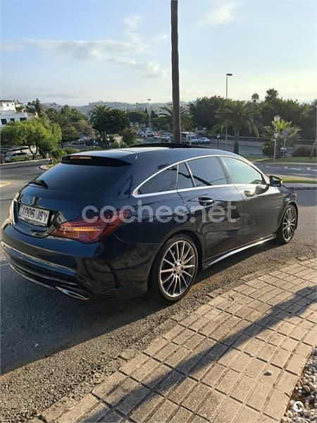 Usado Mercedes CLA220 Shooting Brake AMG line 177 CV (130 kW) 2016 Azul Familiar