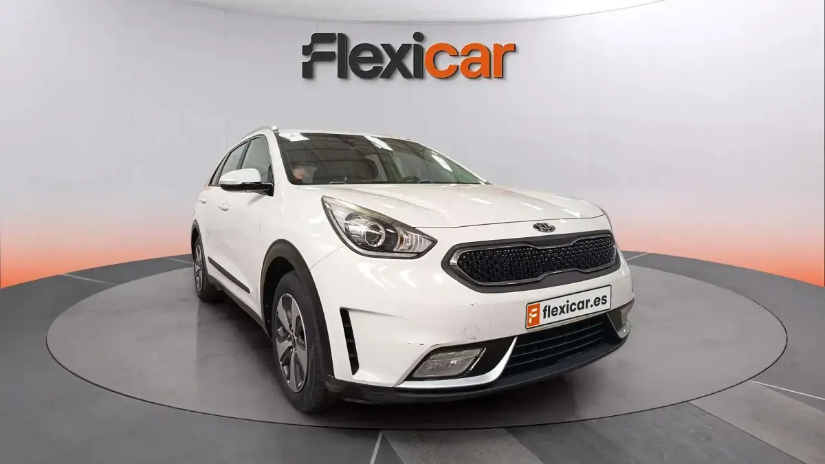 Begagnad Kia Niro 141 HK (103 kW) 2017 Vit SUV