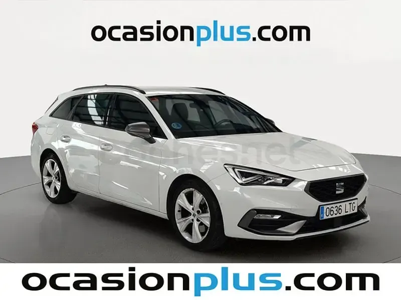 Usado Seat Leon FR 150 CV (110 kW) 2021 Blanco Familiar