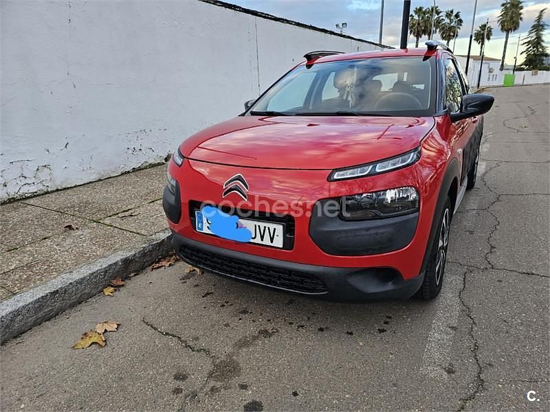 Usado Citroën C4 Feel 100 CV (73 kW) 2016 Rojo Berlina