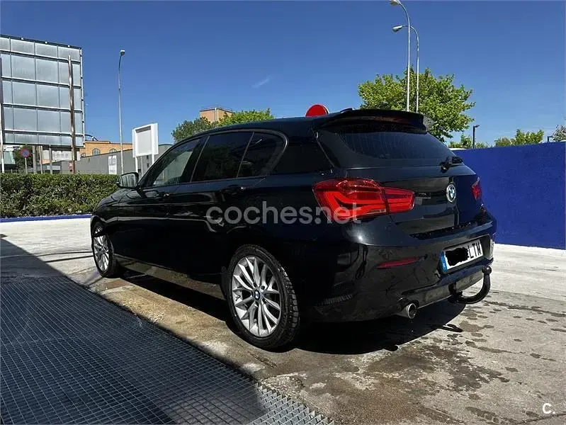Usado BMW 118 143 CV (105 kW) 2016 Negro Utilitario