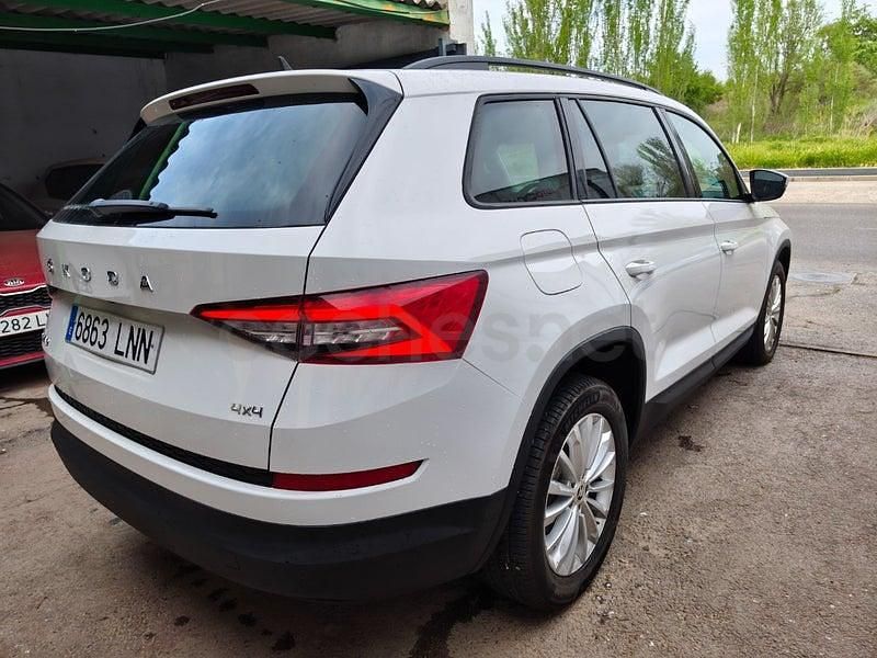 Usado Skoda Kodiaq Ambition 150 CV (110 kW) 2021 Blanco SUV