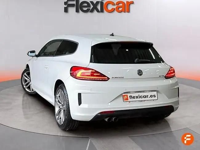 Begagnad VW Scirocco R-line 180 HK (132 kW) 2017 Vit Sportkupé