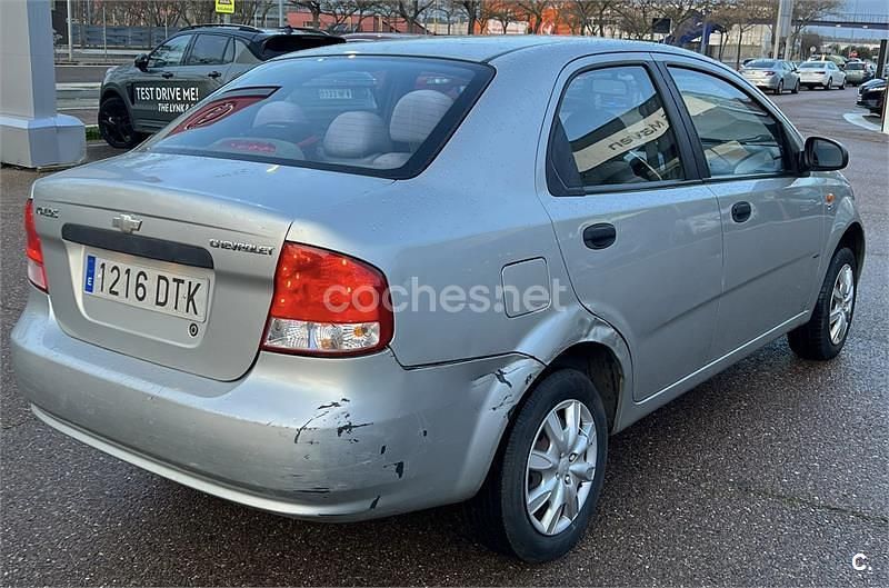 Usado Chevrolet Kalos SE 83 CV (61 kW) 2005 Gris / plata Berlina