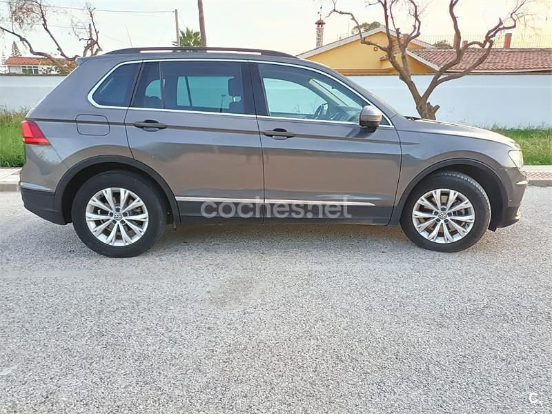Usado VW Tiguan Sportline 150 CV (110 kW) 2017 Gris / plata SUV